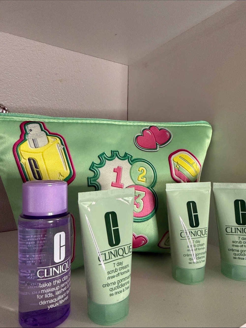 Clinique Pretty Green 5-Piece Travel Set with Pouch!